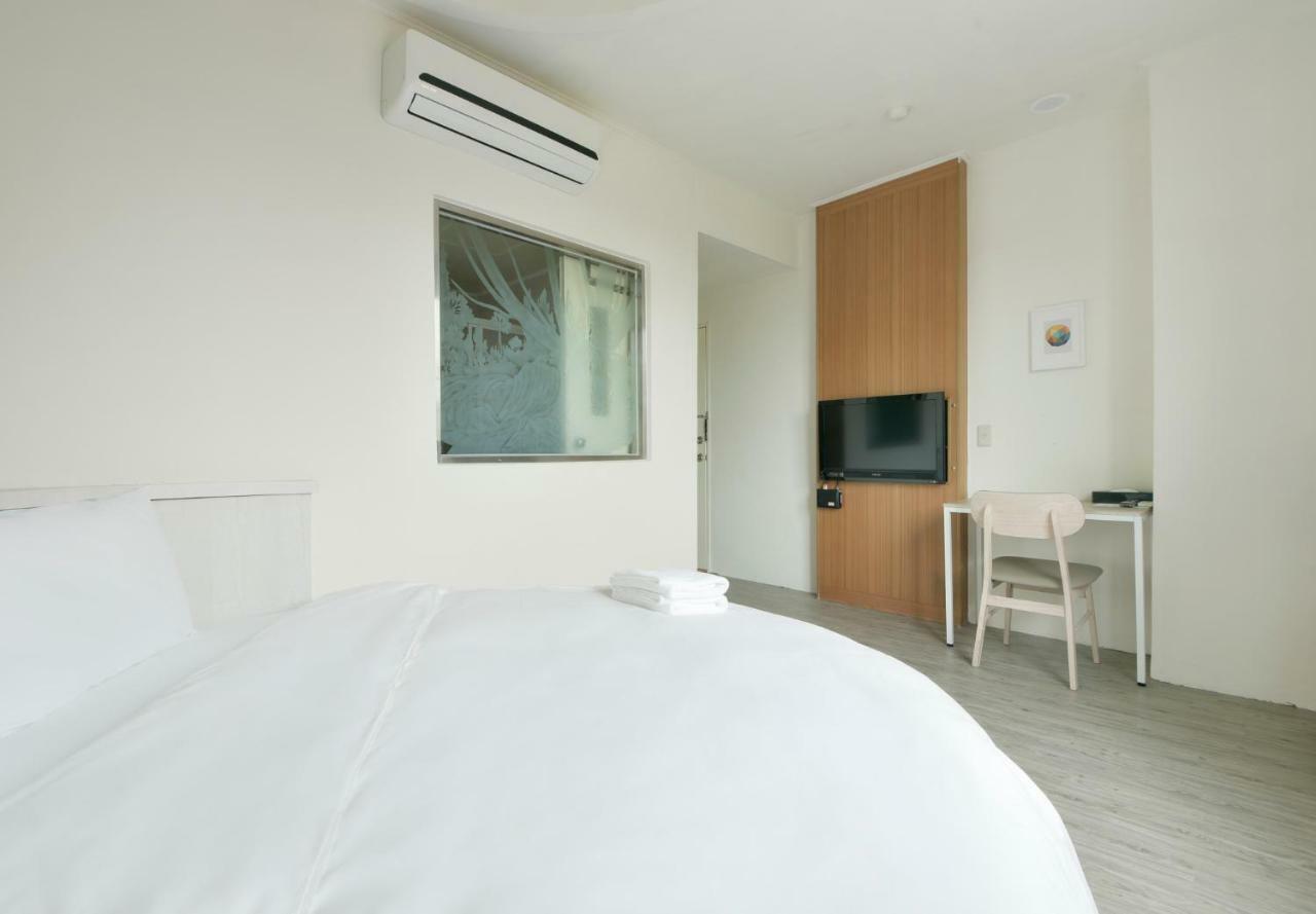 Raise Hotel Taichung Buitenkant foto